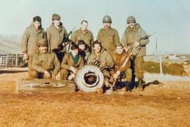 Daniel E. Stella junto a compañeros